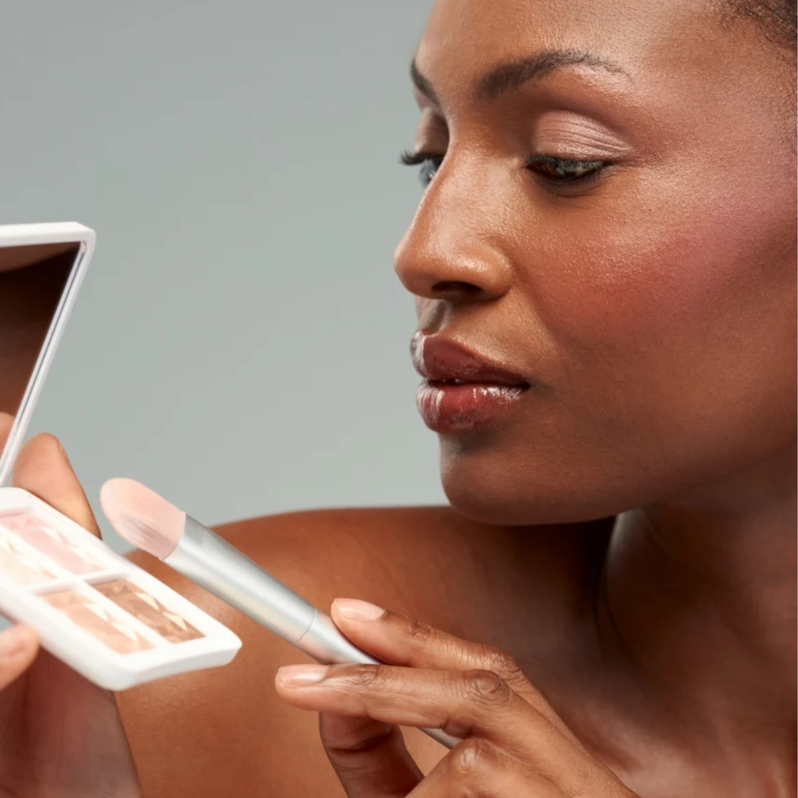 RMS Beauty ReDimension Daily Glow Sheer Highlighter Palette